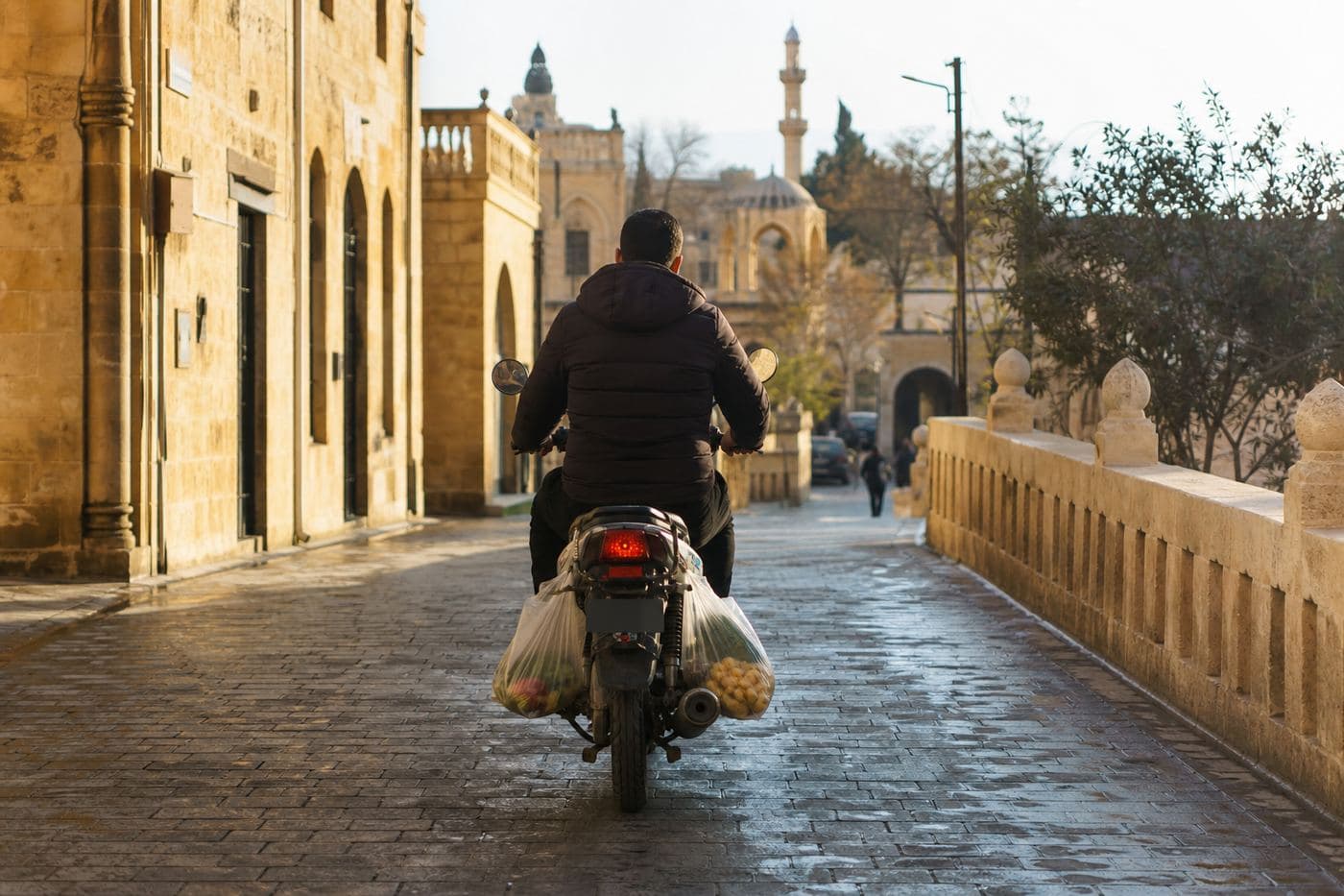 Şanlıurfa sokaklarında hızlı gıda teslimatı